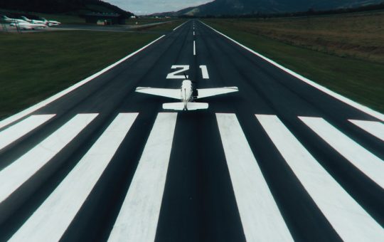 dangerous runways in the world